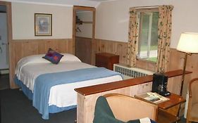 Cozy Cottages And Otter Valley Winery
